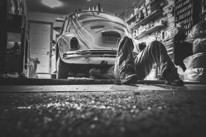 car repair 362150 1920 300x200 1 | CAD/CAM Programmiersoftware für CNC Maschinen und Industrieroboter